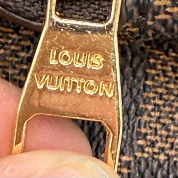 Checkered Brown Tote Bag with Pouch - Picture 8 of 10